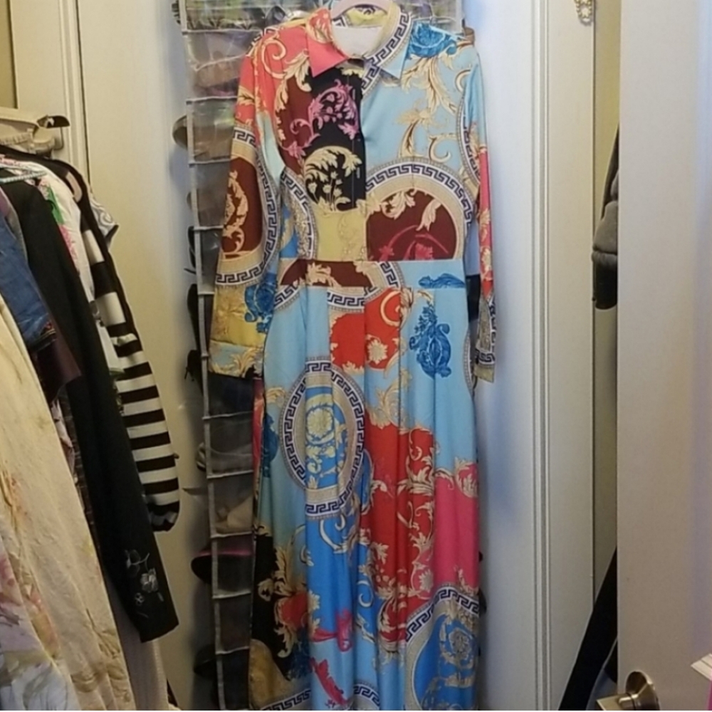 Beautiful dress - Picture 3 of 3